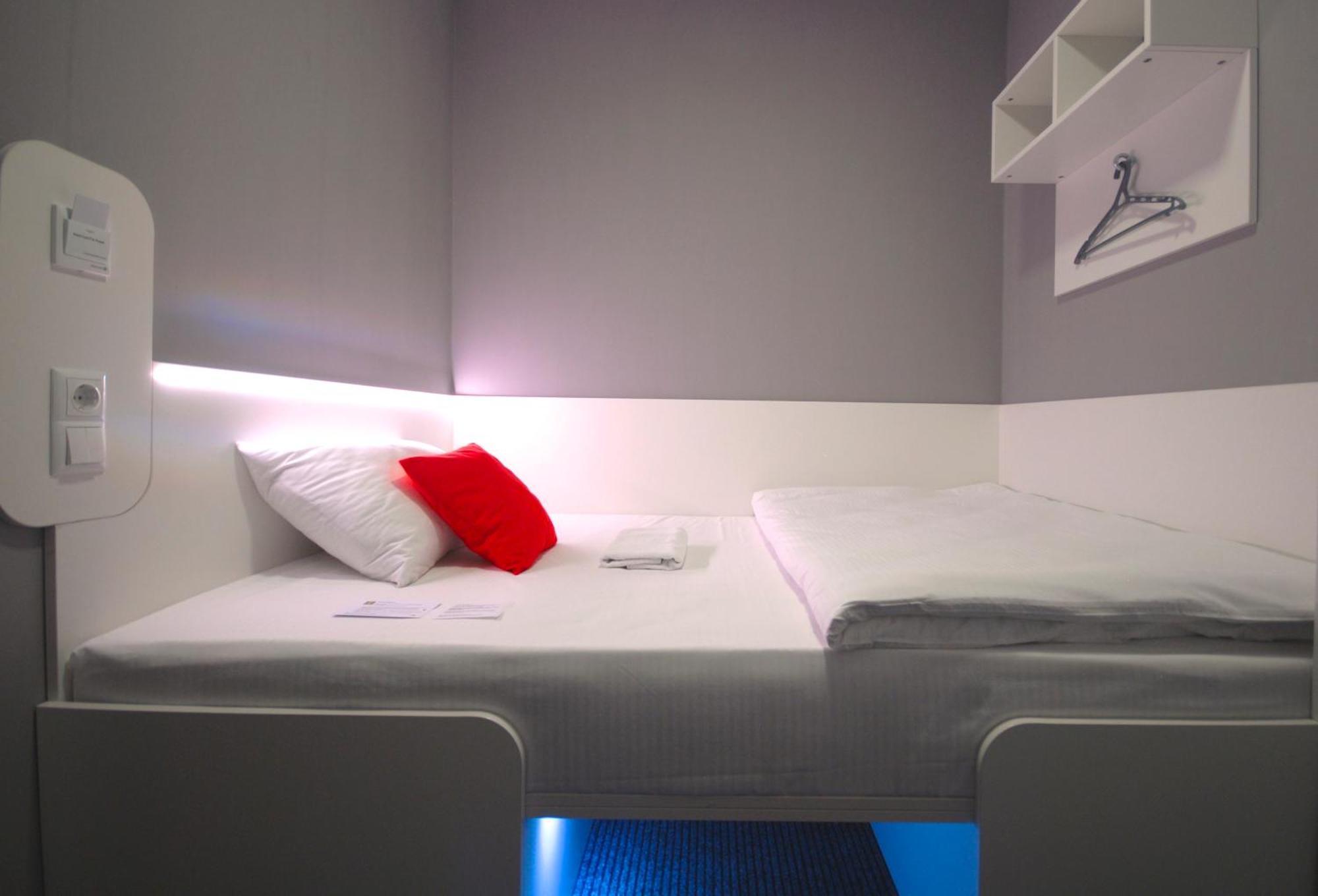 Cubby Hotel Lviv Ngoại thất bức ảnh